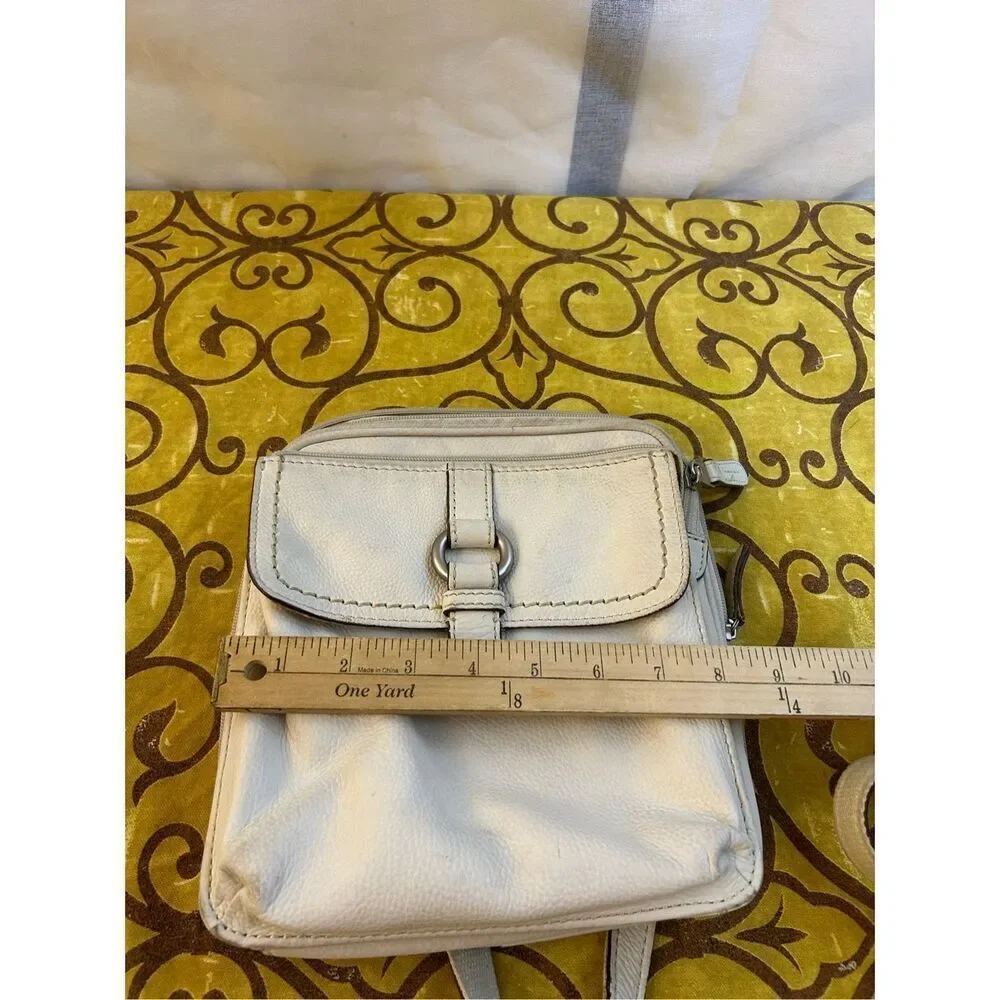 Fossil leather crossbody cream color (discoloration) 8